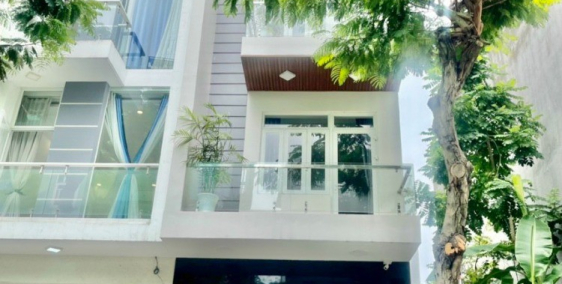 Cho thuê nhà nguyên căn Quận 7. Đường Phạm Hữu Lầu.