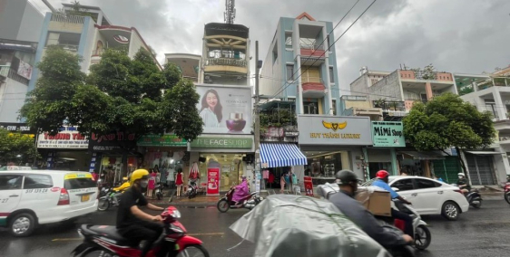 Bán nhà mặt tiền Ông Ích Khiêm, Phường 14, Q11, 74,5m2. Kinh doanh tốt 23.5 tỷ