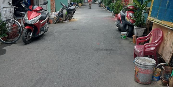 HẺM XE HƠI NGUYỄN VĂN KHỐI - NGAY CÔNG VIÊN LÀNG HOA - DT 52M2 NHÀ CẤP 4 KHU