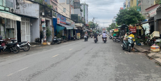 Bán nhà Tân Phú Đường Hoà Bình HXH 4M 3 tầng 40m2 chỉ 4,7 tỷ.