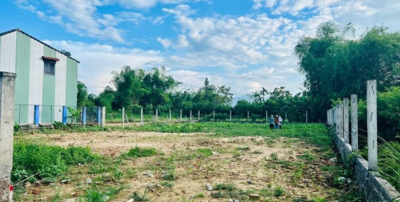 Cần bán 3 lô liền kề giáp chợ Phong Thử, đường 2 oto