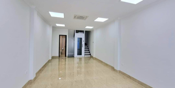 Bán nhà Mặt phố Trần Quốc Hoàn 40m2 x 7 Tầng thang máy MT 4m giá 16,8 tỷ