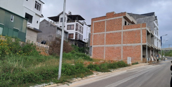 BÁN ĐẤT 3 MẶT TIỀN KQH AN SƠN P4 ĐÀ LẠT. ĐƯỜNG CHÍNH  9m, HÔNG ĐẤT 4m 5.5 TỶ