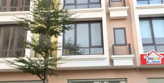 Tôi cần bán liền kề IEC Tứ Hiệp; Giá 9.5 tỷ. Sổ đỏ chính chủ, ô tô đỗ cửa