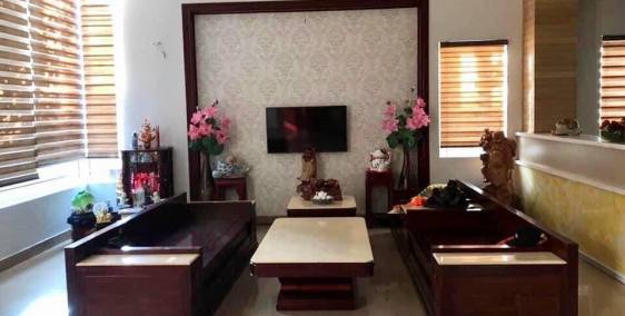 Bán biệt thự đường ĐInh Tiên Hoàng, Đông Nam Cường, TP HD, 300m2, mt 15m, vị trí