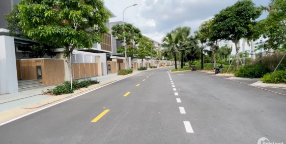 Bán lô đất mặt tiền hoàng quốc việt giảm ngay 2.5ty còn 19.5 tỷ, DT 6x22