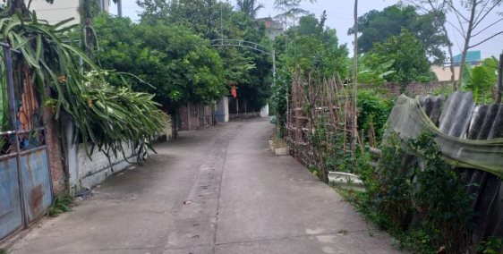 gia đình cần bán lô đất đẹp. 2 mặt tiền đường bê tông. 1 mặt 4.5m. 1 mặt 5 m.