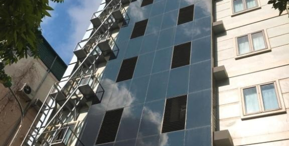 Bán KHÁCH SẠN 5 SAO phố LINH LANG 220m2 11 tầng LÔ GÓC  500tr/m2