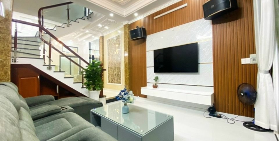 Bán nhà đẹp chính chủ 55m2 4tầng chỉ 5.2tỷ phố Cầu Giấy gần ô tô