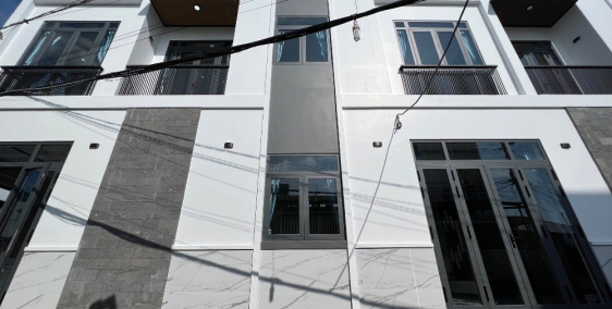 Nhà lầu mới hoàn thiện hẻm 86 đường cách mạng tháng 8