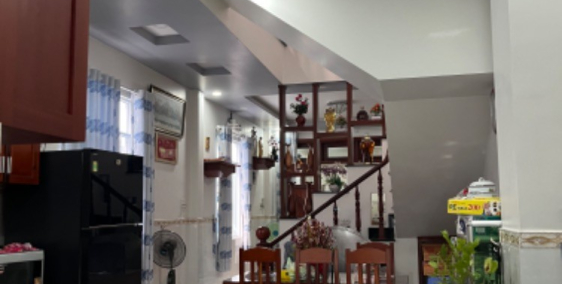 Nhà ngộp bank Nguyễn Văn Quá - Quận 12 - HXH - 102m2 - Giá chỉ 4.8 tỷ