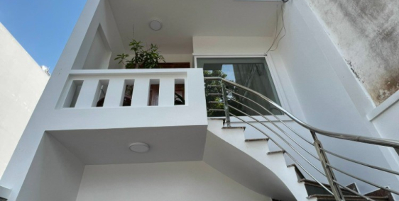 Cho thuê nguyên căn 4 tầng đường Đào Nhuận ( Gần Đại Siêu Thị Aeon Mall ).