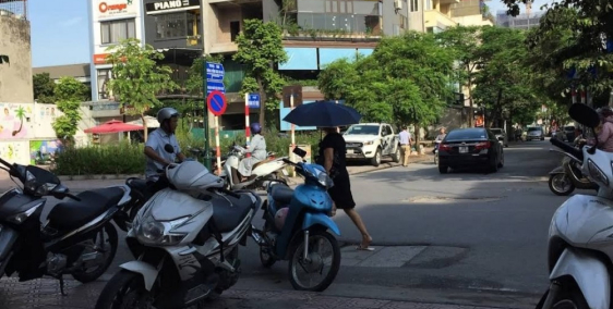 Cho thuê nhà mặt phố Hoàng Thế Thiện Long Biên 90m2 MT 4.8m 31triệu/tháng (2)