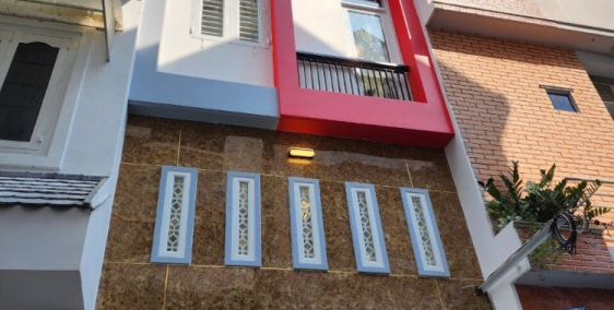 Bán nhà hẻm xe hơi đường Chu Văn An, phường 12, 20m2 1 trệt 4 lầu, 3PN 4WC.