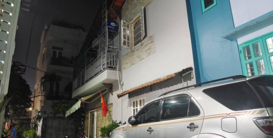 Bán nhà lô góc đường dương đức hiền, 2 tầng, hẻm xe hơi, 61m2 chỉ 7.7 tỷ, sát