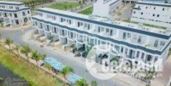 Bán lô đất mặt tiền kinh doanh gần chợ đầu mối Bình điền, tới thanh toán Bank.