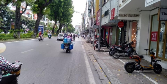 Nhà Kim Mã - 40m Sổ Vuông Đẹp - Hiếm hơn 2 tỷ  hộ khẩu ba đình