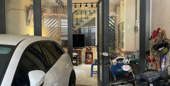 Bán Nhà Hẻm xe tải quay đầu, 1 sẹc, sát mặt tiền đường Cách Mạng Tháng Tám Qu