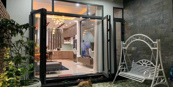 BÁN NHANH CĂN NHÀ MẶT TIỀN ĐƯỜNG 9,5 TỶ