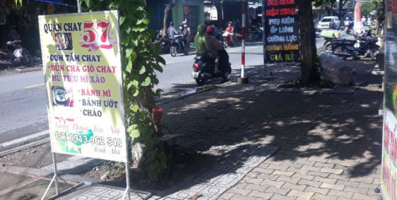 Bán nhà mặt tiền chính chủ gần chợ cách bờ kè 200m