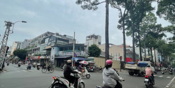 Bán nhà MT số 41 - 43 Nguyễn Trãi P.2 Q.5 (Gần đường Nguyễn Văn Cừ, giáp Quận 1)