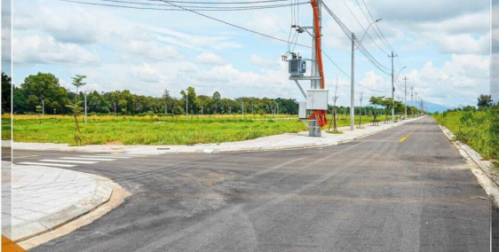 Chính chủ bán nhanh lô mặt tiền QL14E - Ngay cụm trường học các cấp 500 triệu.