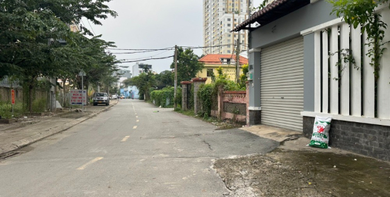 Bán nhà 1 trệt 2 lầu ST MT khu Quốc Hương, Thảo Điền,DT: 4.2x17m, giá 19 tỷ