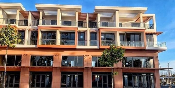 Căn shophouse cuối mặt tiền đối diện Go