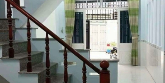 Bán gấp nhà hẻm xe hơi cách đường Bùi Văn Hoà 400m