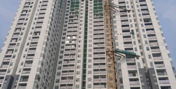 Chính chủ cần bán căn hộ The Emerald Golf View, 66m2, 2PN, có ban công, 2,8 tỷ