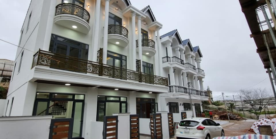 BÁN NHÀ ĐẸP MỚI XÂY – ĐƯỜNG NHỰA 2 LÀN Ô TÔ – NAM HỒ P11 ĐÀ LẠT