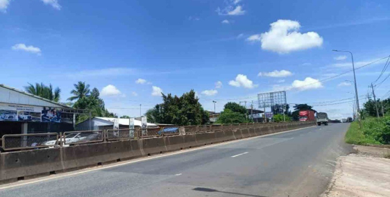 do kẹt vốn kinh doanh nên cần bán gấp nền mặt tiền Ql1A Tiền Giang