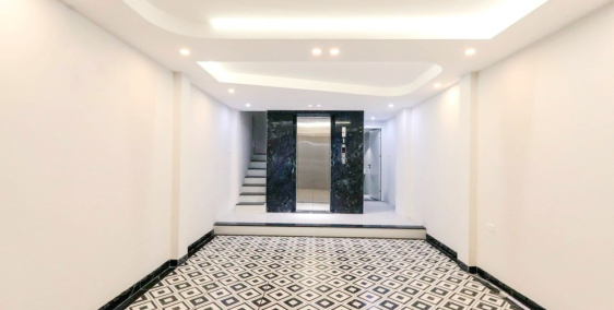 Mặt phố Hoàng Ngân 45m Thang máy kinh doanh Giá chưa đến 300tr