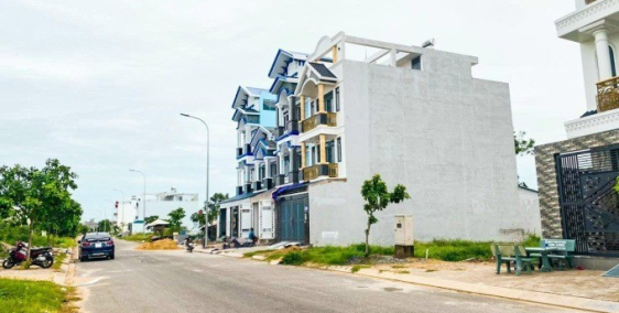 Chính chủ bán 3 lô đất MT Tỉnh Lộ 10 - DT 60m2 - 180m2, 1tỷ2, gần Chợ Bà Lát