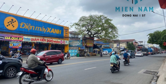 CHO THUÊ mặt bằng ngang 8m gần công viên 30/4