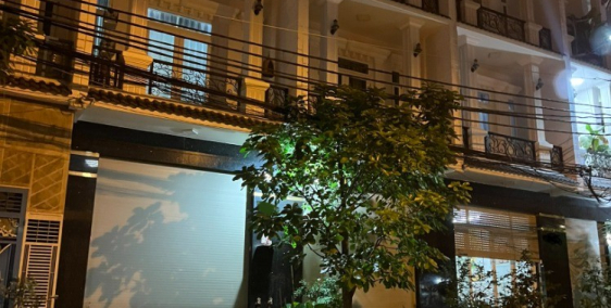 Bán nhà Mặt tiền đường 10m, ngay giao lộ Võ Văn Kiệt, quận 8, 55m2 giá 7,5 tỷ.