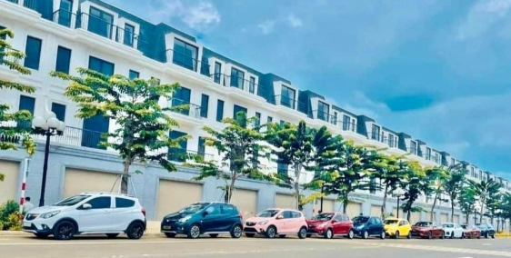 Chủ nhà kẹt ngân hàng bán giá cực tốt nhà phố giá chỉ bằng lô đất