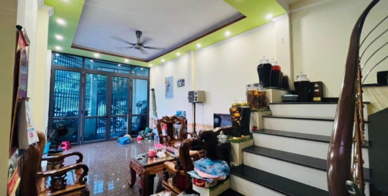 Thua bóng bán Gấp nhà mặt phố Thụy Khuê sầm uất gần Hồ Tây 90m2 chỉ 8.38 tỷ.