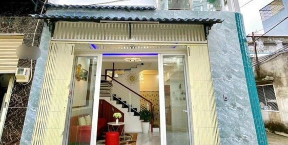 Cho thuê nhà nguyên căn lô góc 60m2 HXT ngay mặt tiền Phan Văn Trị, BT