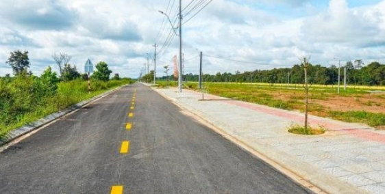 Đất Ngay Trung Tâm - Mặt Tiền Hùng Vương Megacity Kon Tum Chỉ 520 Triệu/180m2.