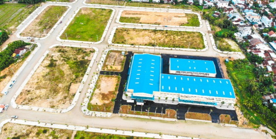 Cần bán gấp 1 lô đất nền khu phố chợ Đông Phú , Quảng Nam