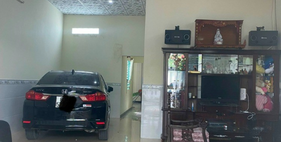 Cho thuê nhà Nguyên Căn Có Sân Xe Ô Tô, Gần trường Tiểu Học Tân Bửu