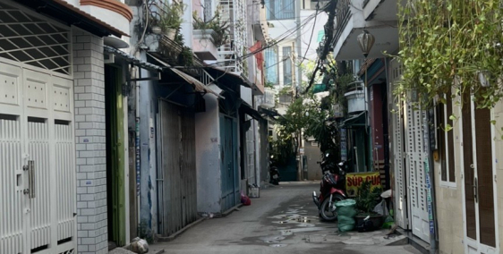 GV P3 SÁT SÂN BAY - HẺM 3M THÔNG- VÀI CHỤC M RA HXH THÔNG-43m2- NGANG 4.1 CHUẨN