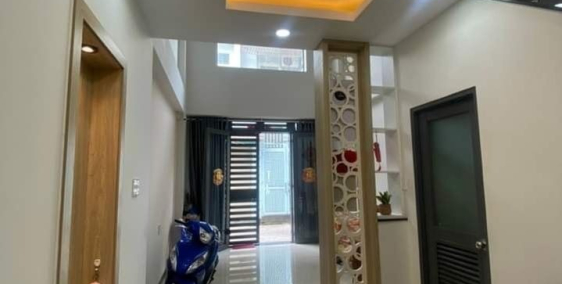 Nhà rộng mới, ô tô đỗ cửa . Cạnh Vietcombank Tây Thạnh chỉ 4.6 tỷ