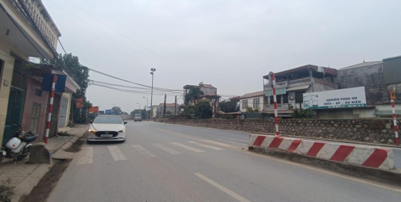 Bán nhà mặt phố 52.9m2 đường Đông Ngạc 4 làn ô tô, MT 6m, đang kinh doanh