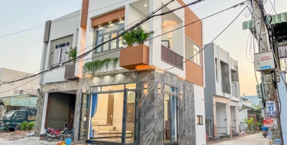 Nhà mới góc 2 mặt tiền hẻm 287 đường Trần Quang Diệu