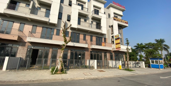 Bán nhà sẵn 4 tầng khu dân cư đông đúc  tại Thành Phố Từ Sơn Centa daimond