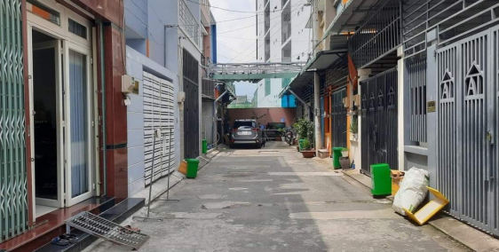 Bán nhà riêng giá rẻ Q9. Giá 3,8 tỷ sổ hồng hoàn công. Gần khu công nghệ cao Q9,