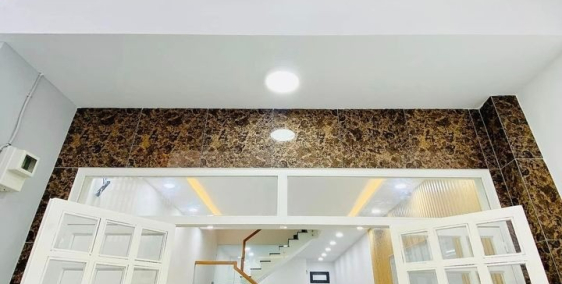 Chưa đến 70tr/m2 có nhà đẹp ở ngay,3 PN,sát mặt tiền P.12,GV