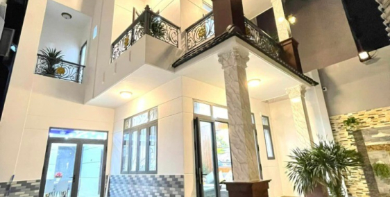 Bán gấp biệt thự sân vườn,ngang 8m,có hồ cá Koi tại Tân Sơn,P.12,GV